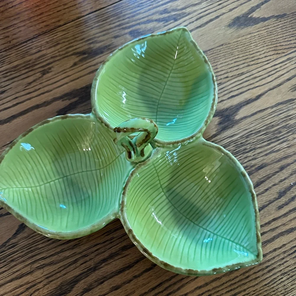 Pottery‎ barn, tropical leaf three section condiment server with handle